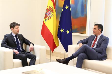 22/05/2023. Pedro S&#225;nchez recibe al consejero delegado de OpenAI, Sam Altman. El presidente del Gobierno y el consejero delegado de OpenAI d...