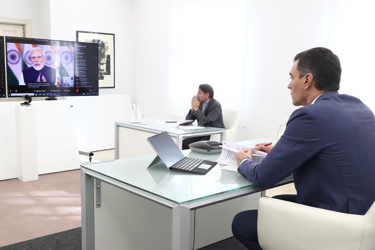 22/11/2023. Pedro Sánchez participa en la cumbre del G-20. El presidente del Gobierno, Pedro Sánchez, durante su participación por videoconf...