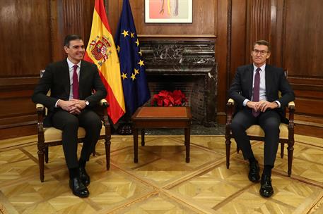 22/12/2023. El presidente del Gobierno mantiene un encuentro con el presidente del Partido Popular. El presidente del Gobierno, Pedro Sánche...