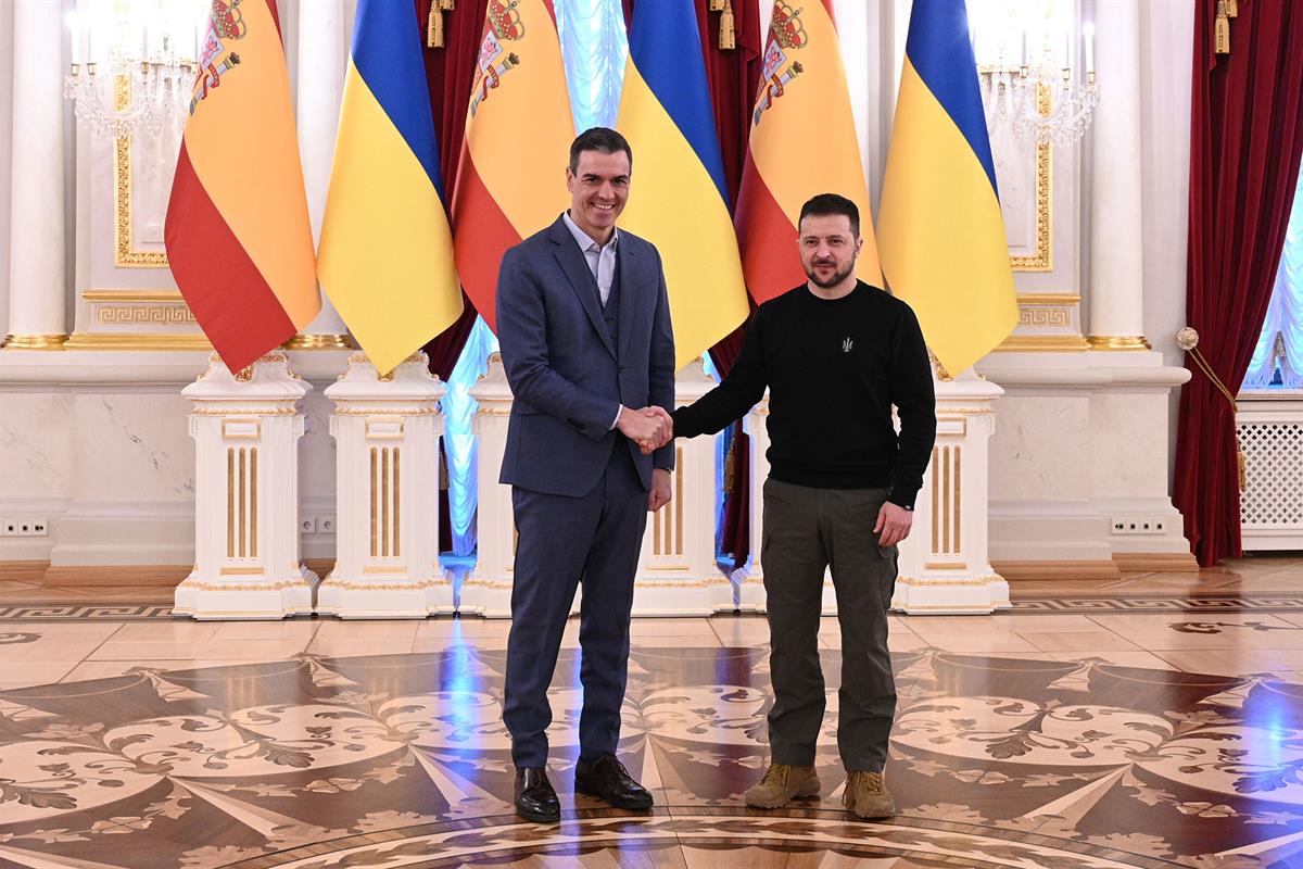 23/02/2023. Viaje del presidente del Gobierno a Ucrania. El presidente del Gobierno, Pedro Sánchez, y el presidente de Ucrania, Volodímir Ze...