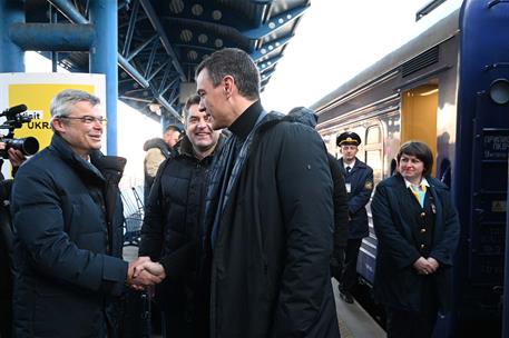 23/02/2023. Viaje del presidente del Gobierno a Ucrania. El presidente del Gobierno, Pedro S&#225;nchez, a su llegada a Kyiv (Ucrania), donde ha ...