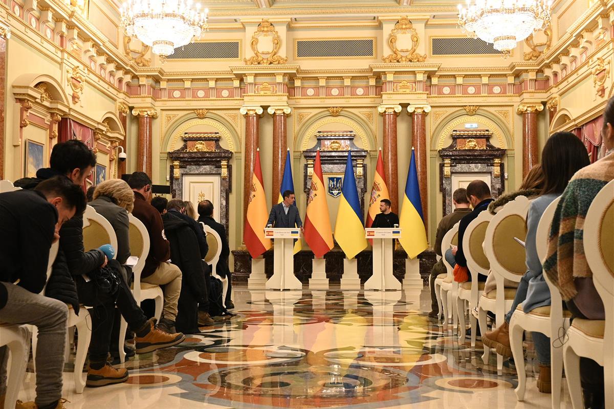 23/02/2023. Viaje del presidente del Gobierno a Ucrania. Rueda de prensa del presidente del Gobierno, Pedro Sánchez, y el presidente de Ucra...