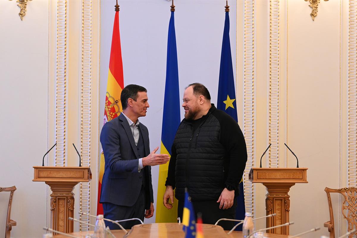23/02/2023. Viaje del presidente del Gobierno a Ucrania. El presidente del Gobierno, Pedro Sánchez, y el presidente del Parlamento de Ucrani...