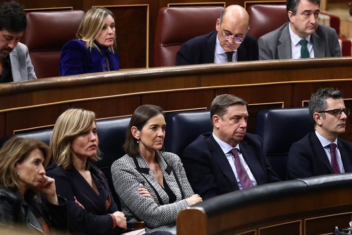 Miembros del Gobierno, durante la comparecencia del presidente ante el Pleno del Congreso de los Diputados