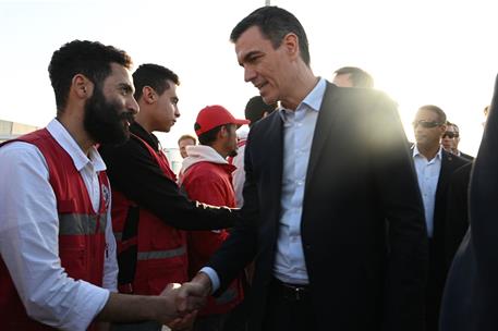 24/11/2023. Viaje del presidente dle Gobierno a Egipto. El presidente del Gobierno, Pedro S&#225;nchez, durante su visita al Paso de Rafah