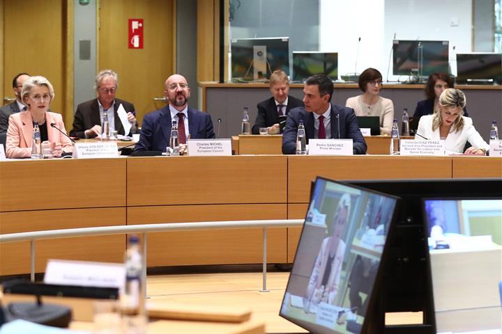 Ursula von der Leyen, Charles Michel, Pedro Sánchez y Yolanda Díaz.