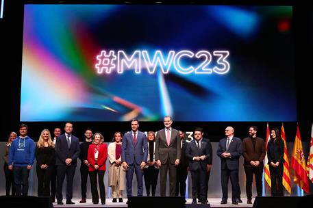 27/02/2023. Pedro Sánchez asiste al 'GSMA Mobile World Congress Barcelona 2023'. Foto de familia del presidente en el acto inaugural del 'GS...