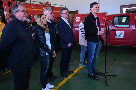 27/03/2023. Pedro Sánchez visita el Puesto de Mando Avanzado del incendio de Barracas (Castellón). El presidente del Gobierno, Pedro Sánchez...