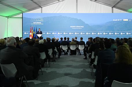 29/11/2023. Inauguraci&#243;n de la variante de Pajares de Alta Velocidad. El presidente del Gobierno, Pedro S&#225;nchez, interviene en el acto insti...