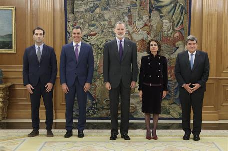 29/12/2023. Pedro S&#225;nchez asiste a la promesa de los nuevos ministros del Gobierno. El ministro de Econom&#237;a, Comercio y Empresa, Pedro Cuerp...