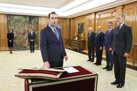 29/12/2023. Pedro Sánchez asiste a la promesa de los nuevos ministros del Gobierno. Carlos Cuerpo promete su cargo como ministro de Economia...