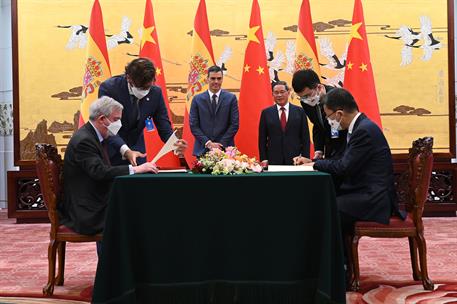 31/03/2023. Viaje del presidente a China: Pek&#237;n. Firma de acuerdos presidida por el presidente del Gobierno, Pedro S&#225;nchez, y el primer mini...