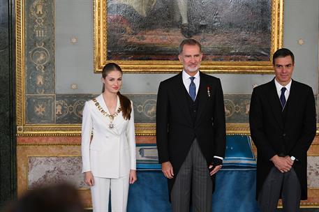 31/10/2023. ​Sánchez asiste a la imposición del Collar de la Real Orden Española de Carlos III a la princesa de Asturias. La princesa de Ast...