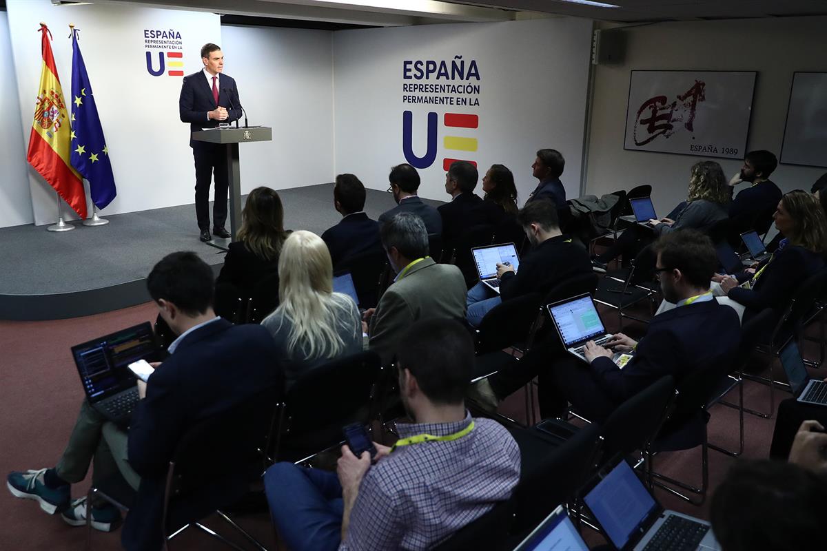1/02/2024. Pedro Sánchez participa en la reunión extraordinaria del Consejo Europeo. El presidente del Gobierno, Pedro Sánchez, comparece an...