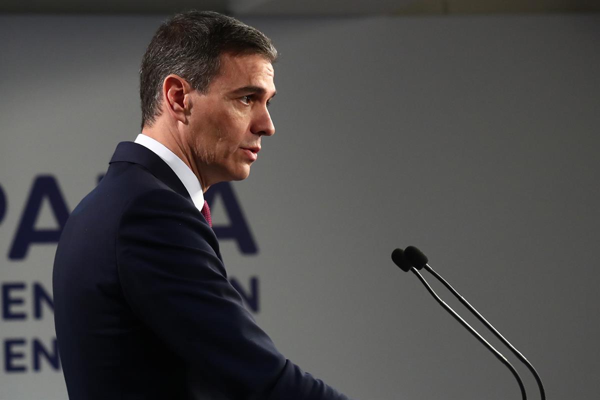 1/02/2024. Pedro Sánchez participa en la reunión extraordinaria del Consejo Europeo. El presidente del Gobierno, Pedro Sánchez, comparece an...