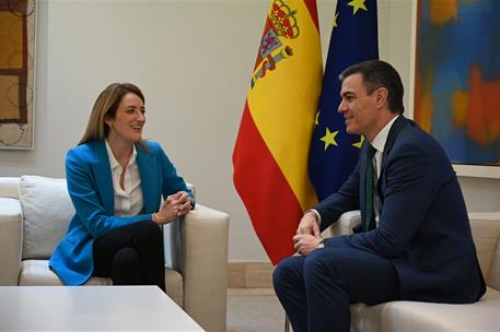 1/03/2024. Pedro Sánchez recibe a la presidenta del Parlamento Europeo, Roberta Metsola.. El presidente del Gobierno,Pedro Sánchez, durante ...