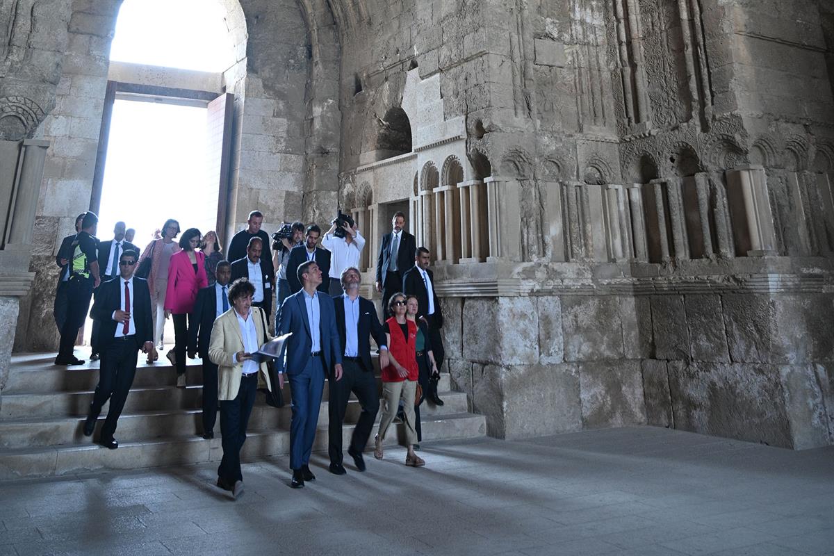 El presidente del Gobierno, Pedro Sánchez, visita a las obras de restauración del Palacio Omeya de la Ciudadela.