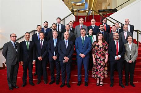 3/04/2024. Viaje oficial de Pedro S&#225;nchez a Catar. Foto de familia del presidente del Gobierno, Pedro S&#225;nchez, con motivo del encuentro con ...