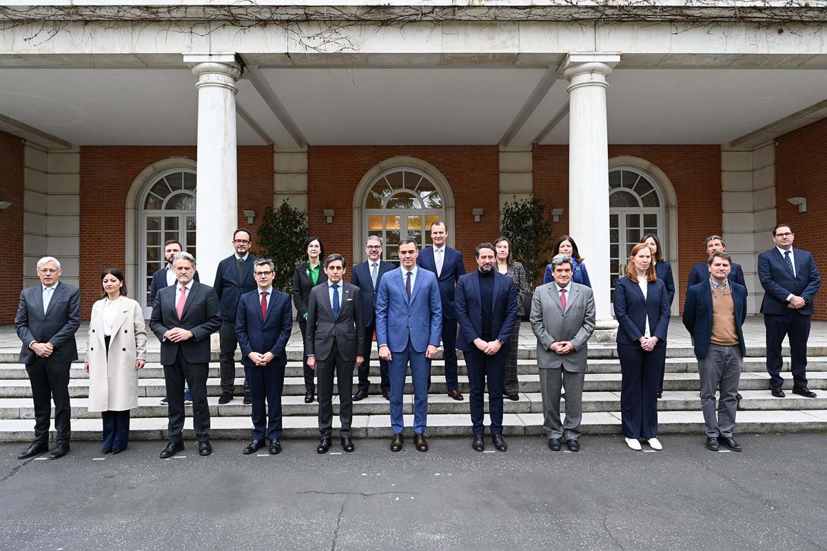 4/03/2024. Sánchez se reúne con las plataformas y el sector de las telecomunicaciones para la protección de los menores en el ámbito digital...