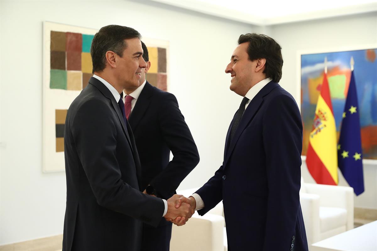 5/04/2024. El presidente del Gobierno se reúne con el vicepresidente de IBM y director mundial de IBM Research. El presidente del Gobierno, ...