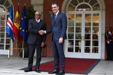 5/04/2024. Pedro Sánchez se reúne con el presidente de Cabo Verde. El presidente del Gobierno, Pedro Sánchez, recibe al presidente de Cabo V...