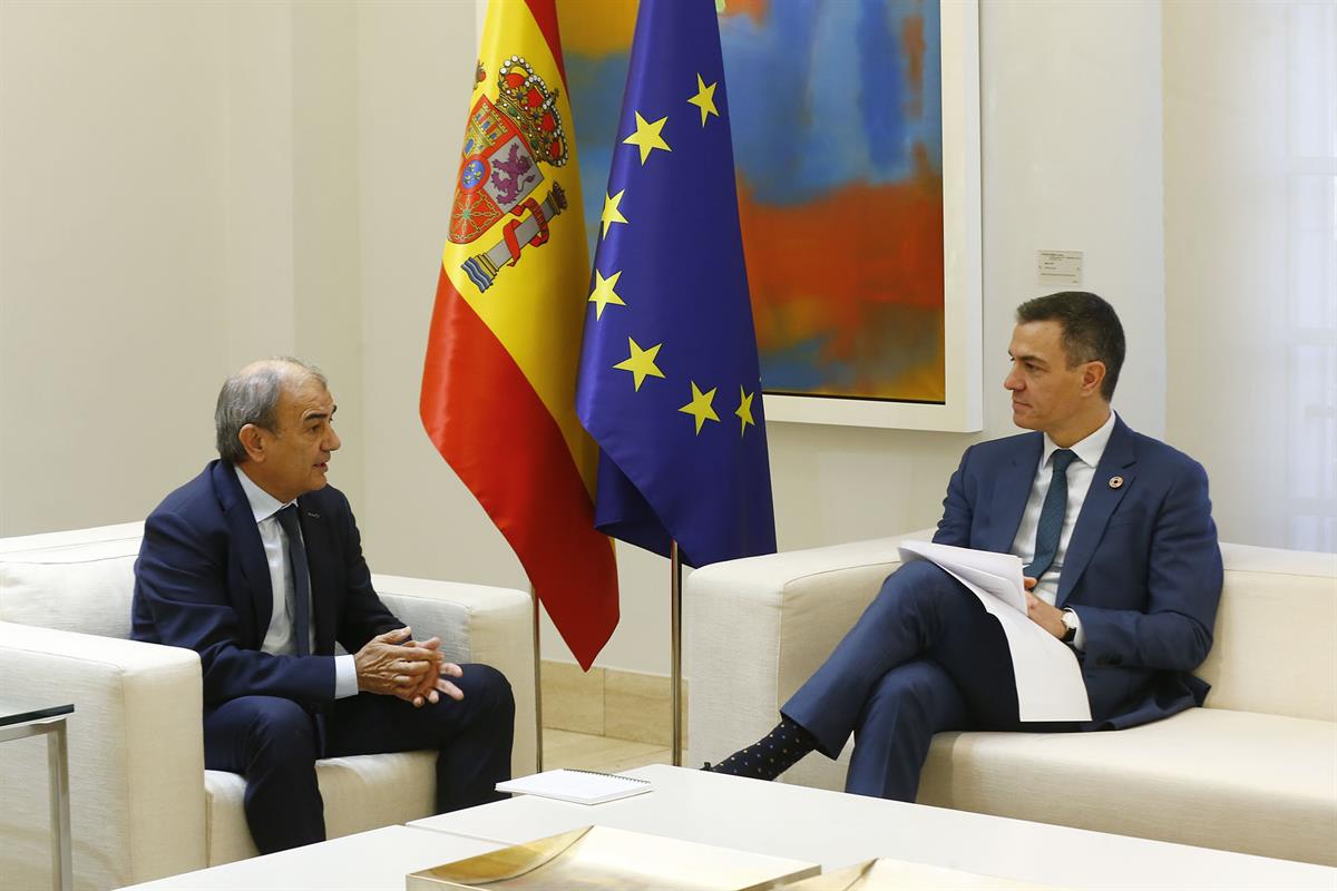 5/12/2024. Pedro Sánchez mantiene un encuentro con representantes de la Confederación Empresarial Española de la Economía Social. El preside...