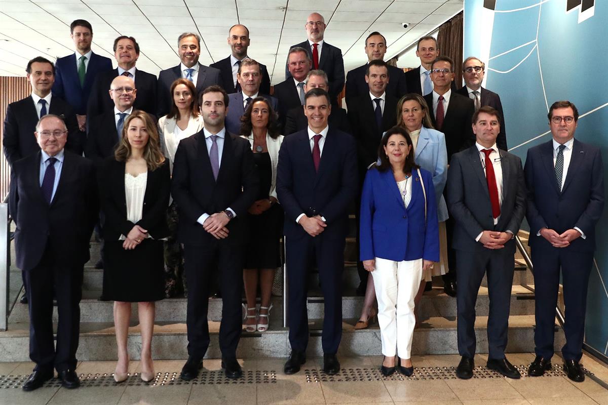 6/03/2024. Viaje del presidente del Gobierno a Brasil. Foto de familia del presidente del Gobierno, Pedro Sánchez, con la delegación empresa...