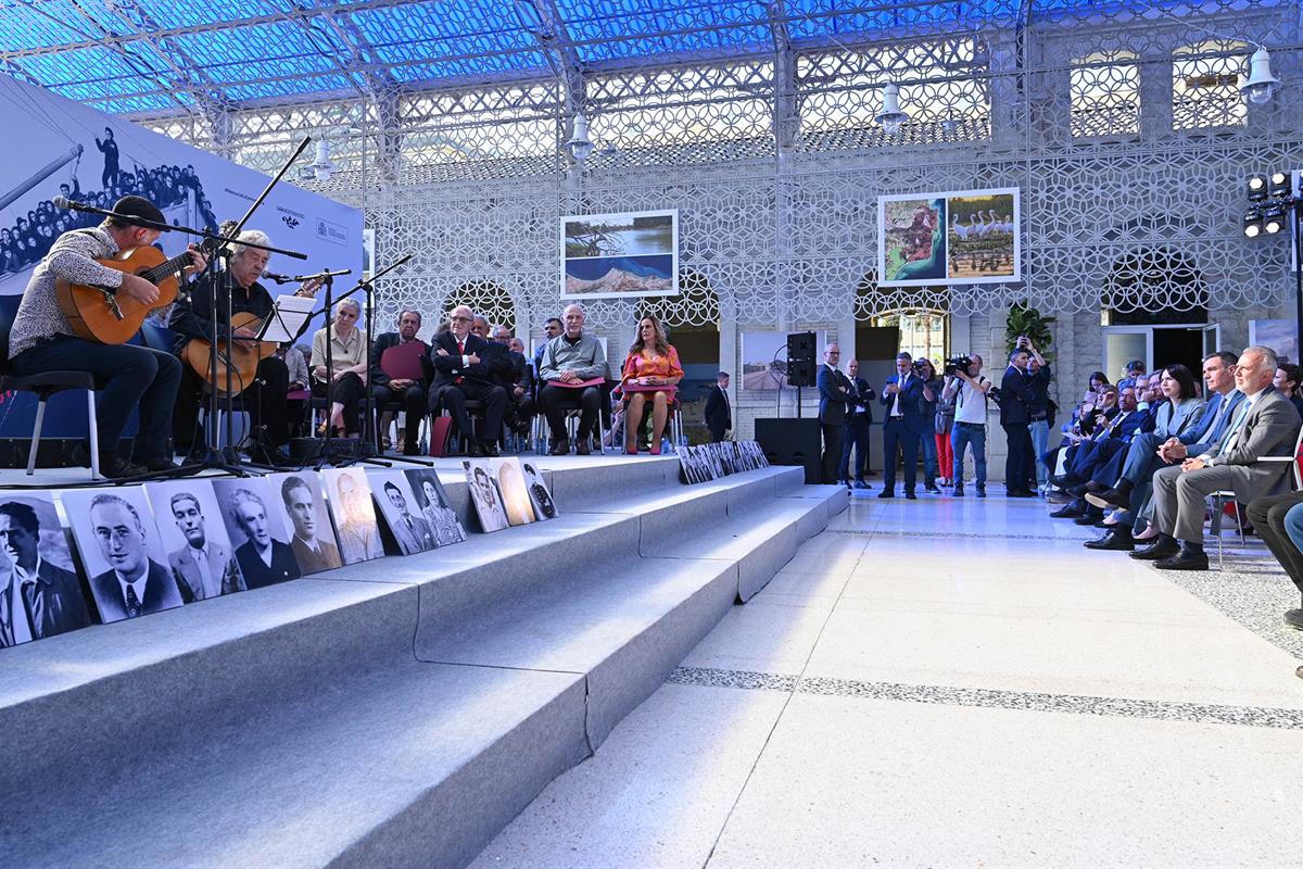 8/05/2024. Pedro Sánchez preside el acto institucional con motivo del Día de homenaje a las víctimas del exilio. Clausura musical del acto i...