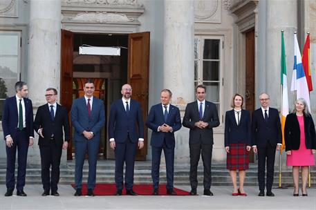 11/04/2024. Viaje Oficial de Pedro Sánchez a Polonia. Foto de familia de los participantes en la cena de trabajo sobre agenda estratégica de...