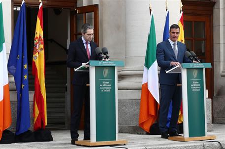 12/04/2024. Pedro S&#225;nchez viaja a Irlanda. l presidente del Gobierno, Pedro S&#225;nchez, y el primer ministro de la Rep&#250;blica de Irlanda, Simon ...