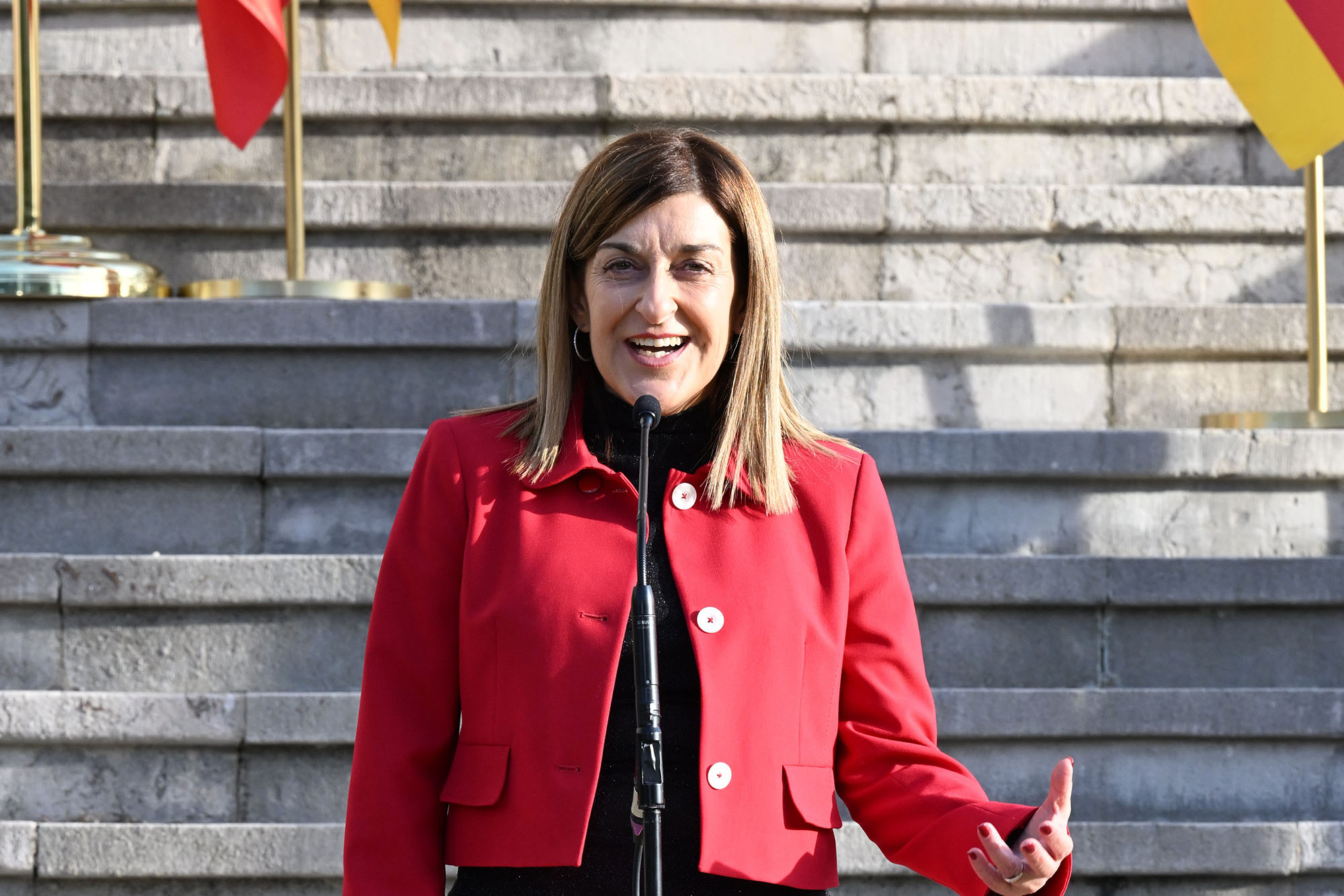 13/12/2024. Pedro Sánchez preside la XXVII Conferencia de Presidentes Autonómicos. La presidenta cántabra, María José Sáenz de Buruaga, dura...