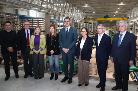 14/02/2024. Pedro Sánchez visita las instalaciones de la planta desaladora de Acuamed. El presidente del Gobierno, Pedro Sánchez, junto a au...