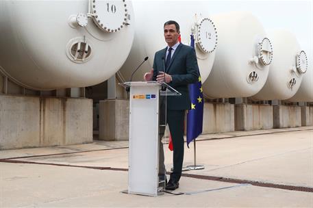 14/02/2024. Pedro Sánchez visita las instalaciones de la planta desaladora de Acuamed. El presidente del Gobierno, Pedro Sánchez, durante su...