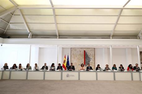 16/04/2024. Pedro Sánchez preside el pleno extraordinario del Observatorio Estatal de Violencia sobre la Mujer. El presidente del Gobierno, ...
