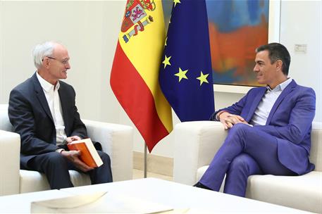 Image 1 of article El presidente recibe la Memoria del Consejo Económico y Social sobre la situación socioeconómica y laboral de España en 2023