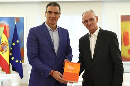 Image 2 of article El presidente recibe la Memoria del Consejo Económico y Social sobre la situación socioeconómica y laboral de España en 2023