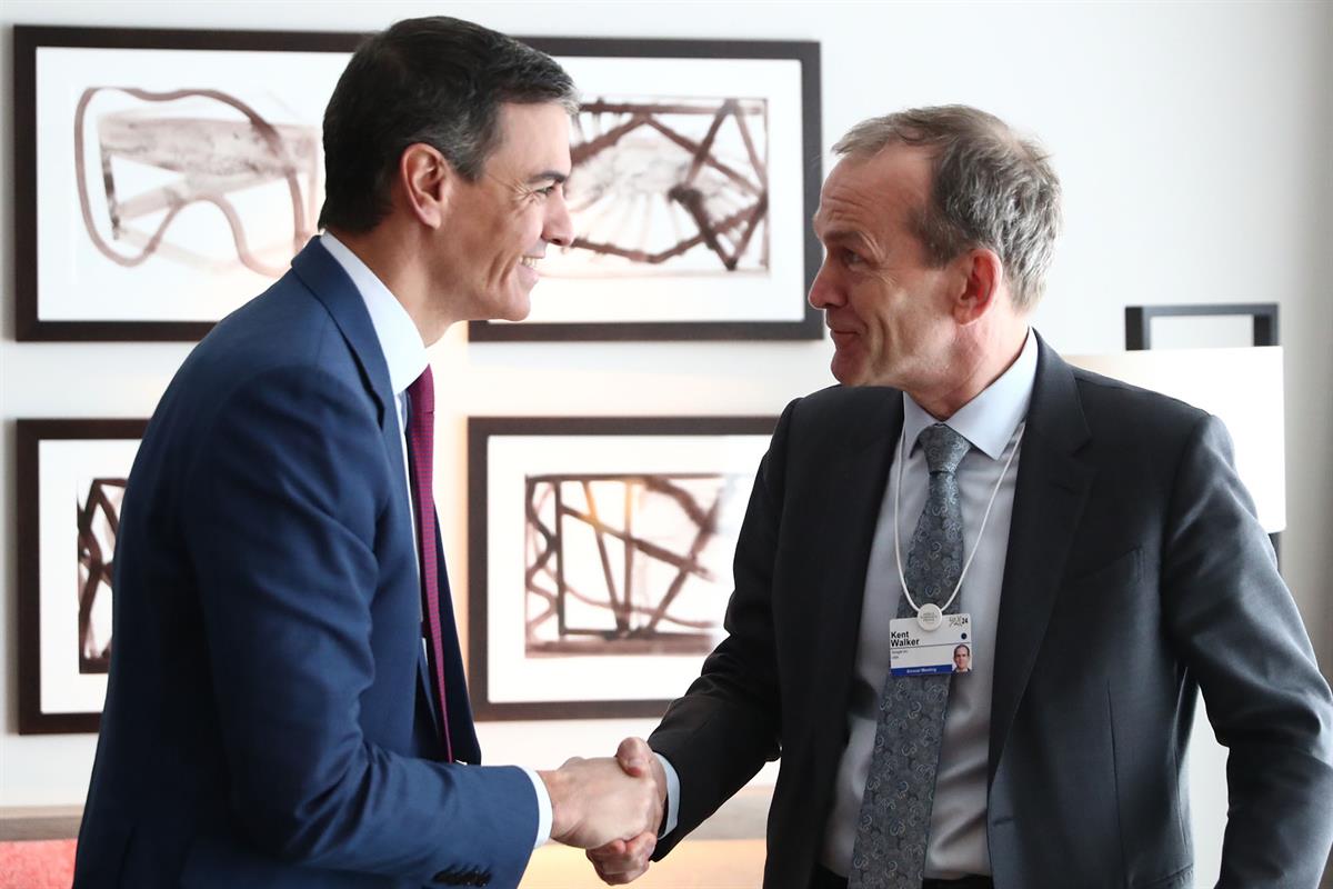 17/01/2024. Pedro Sánchez mantiene un encuentro con el presidente de Asuntos Globales de Google, Kent Walker. Pedro Sánchez mantiene un encu...