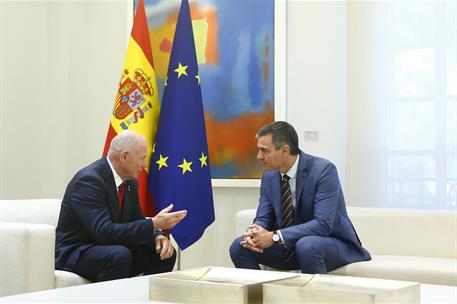 17/06/2024. Pedro Sánchez se reúnecon el consejero delegado de la Copa América y con su vicepresidenta. El presidente del Gobierno, Pedro Sá...