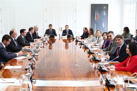 18/03/2024. Pedro S&#225;nchez recibe a los representantes de la industria de defensa. El presidente del Gobierno, Pedro S&#225;nchez, durante la reun...