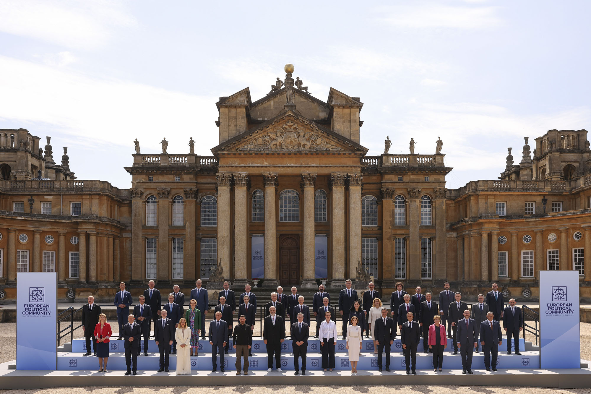 18/07/2024. Pedro Sánchez asiste a la cumbre de la Comunidad Política Europea. Foto de familia de los mandatarios participantes en la Comuni...