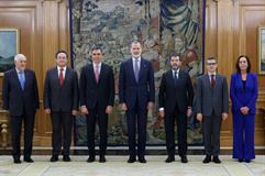 El presidente del Gobierno, junto al Rey, el fiscal general y otras autoridades del Estado en el acto celebrado en La Zarzuela