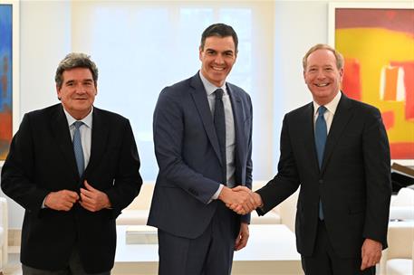 19/02/2024. El presidente del Gobierno recibe al presidente de Microsoft. El ministro para la Transformación Digital y de la Función Pública...