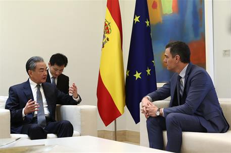 19/02/2024. El presidente recibe al ministro de Relaciones Exteriores de China. El presidente del Gobierno, Pedro Sánchez, y el ministro de ...