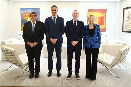 21/06/2024. Pedro S&#225;nchez se re&#250;ne con el presidente y consejero delegado de Amazon, Andy Jassy. El presidente del Gobierno, Pedro S&#225;nchez, ...