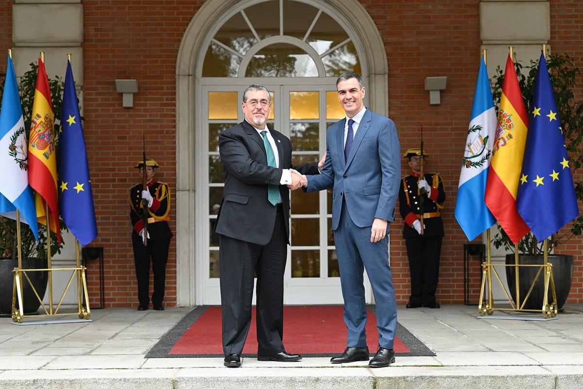 22/02/2024. Pedro Sánchez recibe al presidente de la República de Guatemala, Bernardo Arévalo. El presidente del Gobierno, Pedro Sánchez, re...