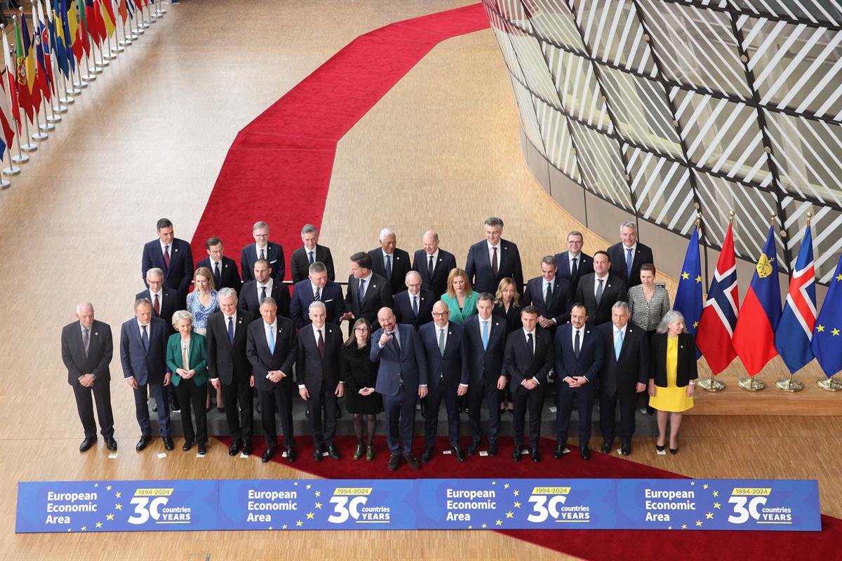 22/03/2024. Pedro Sánchez participa en el Consejo Europeo. Fotografía de familia del Consejo Europeo con los primeros ministros de Islandia,...