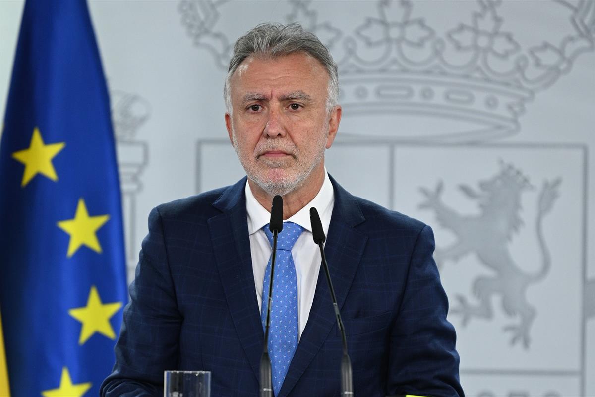 22/11/2024. Comparecencia tras la reunión de Pedro Sánchez con el presidente da Ciudad Autónoma de Melilla. El ministro de Política Territor...