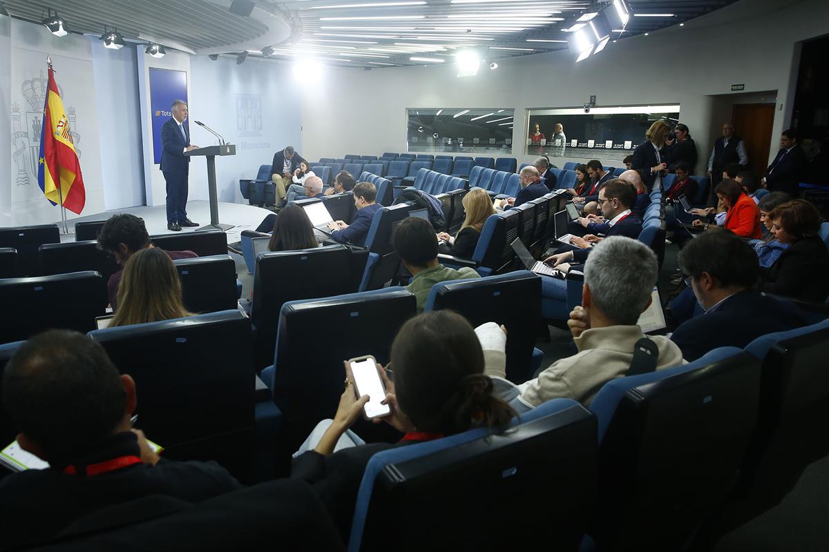 22/11/2024. Pedro Sánchez se reúne con el presidente de la Generalitat de Cataluña, Salvador Illa. Respuestas del ministro a los medios de c...