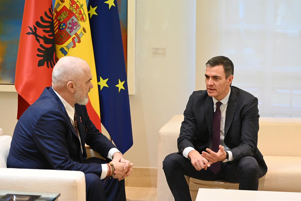 23/01/2024. Pedro Sánchez recibe al primer ministro de la República de Albania, Edi Rama. El presidente del Gobierno, Pedro Sánchez, y el pr...