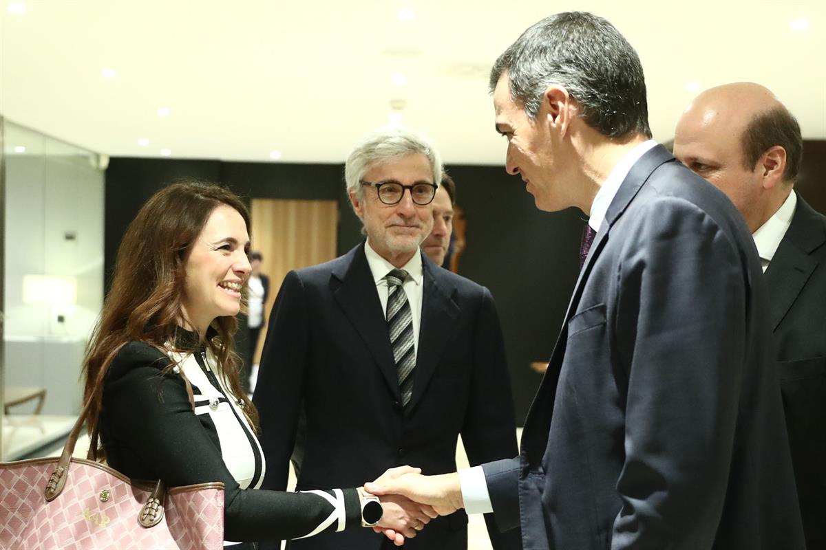 23/01/2024. El presidente del Gobierno con los miembros de CEDE (Confederación Española de Directivos y Ejecutivos). El presidente del Gobie...